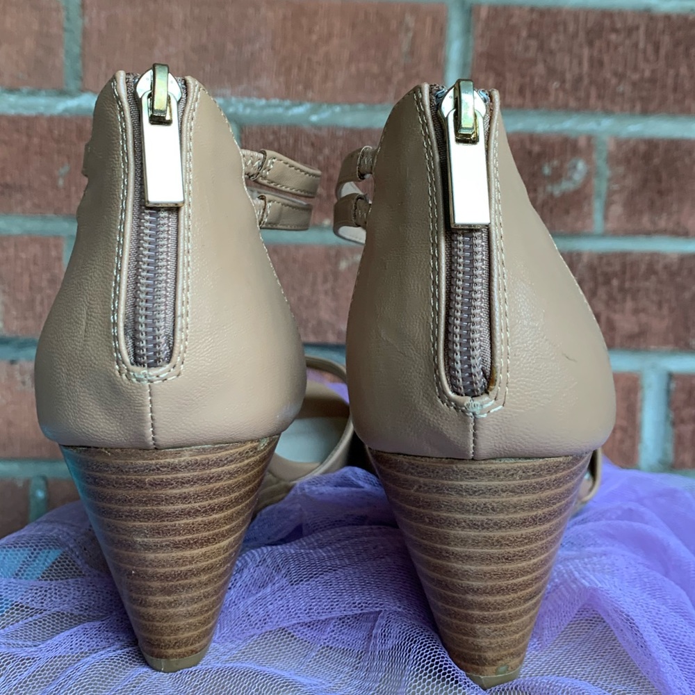 NIB 💋💯Wedge Sandals - Picture 2 of 4